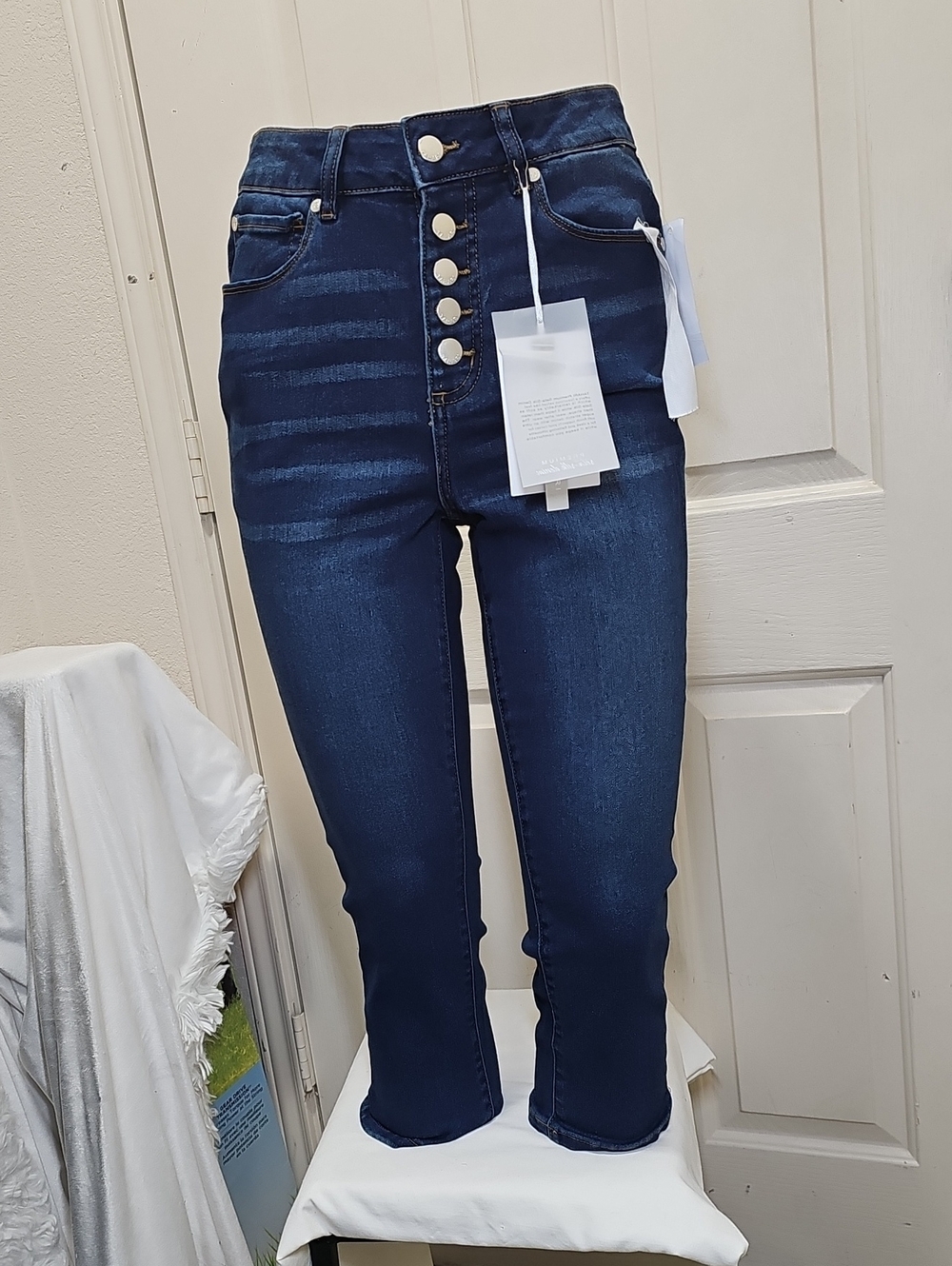 Tahari High-Rise Button-Fly Dark Blue Capri Jeans